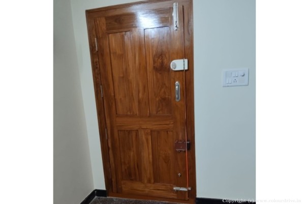 Wood ShinPolish Door Polish Work Wood Polish For Main Door